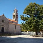 Lav Villa *